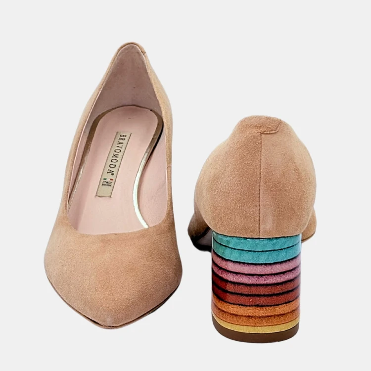 Beżowe czółenka BRAVO MODA – zamsz naturalny, kolorowy klocek 6 cm