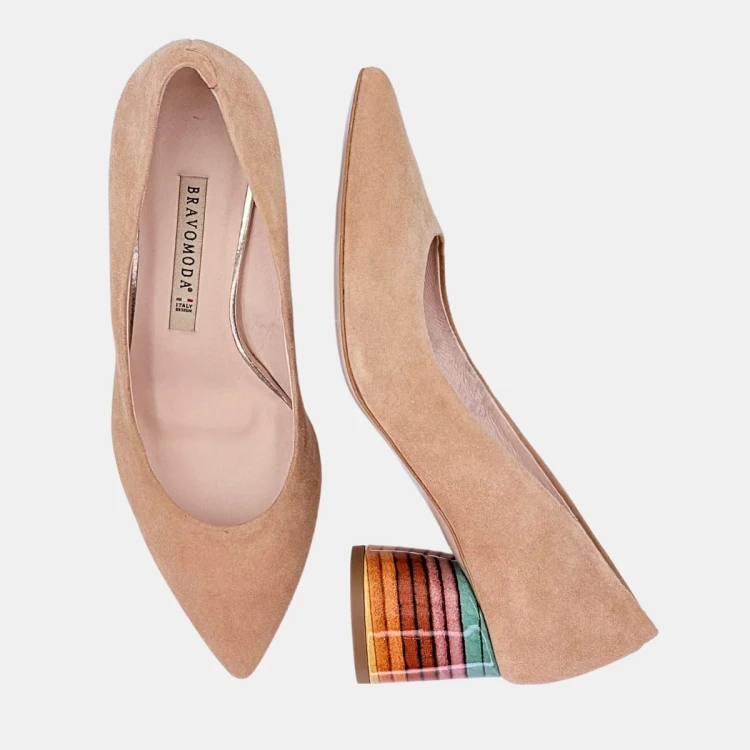 Beżowe czółenka BRAVO MODA – zamsz naturalny, kolorowy klocek 6 cm
