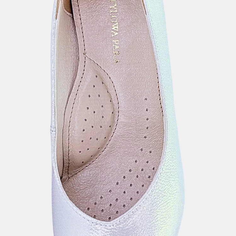 Jasnozłote czółenka ślubne Stylowa Para na klocku 6 cm z migdałowym noskiem