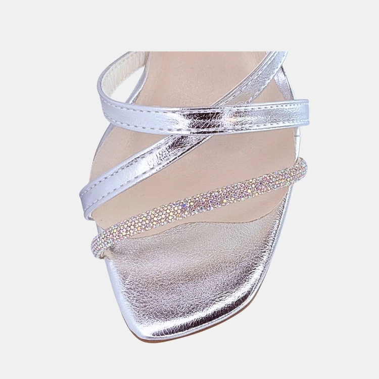 Srebrne sandały damskie z cyrkoniowym paskiem – STYLOWA PARA