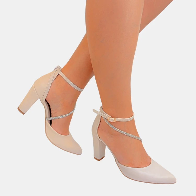 Czółenka Damskie STYLOWA PARA – Jasny Beż, Cyrkoniowy Pasek, Obcas Klocek 9 cm