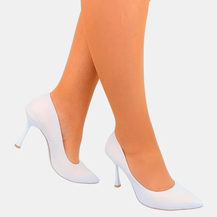 Ślubne szpilki damskie STYLOWA PARA – białe, 9 cm, klasyczne, naturalna wkładka