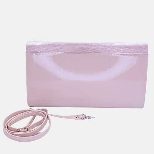 Lakierowana kopertówka pudrowy róż Stylowa Para z paskiem – elegancka torebka ślubna i wieczorowa