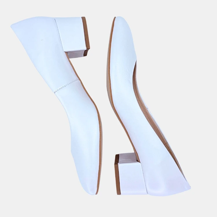 „Czółenka Stylowa Para Biała Perła ze skóry naturalnej na klocku 4 cm”