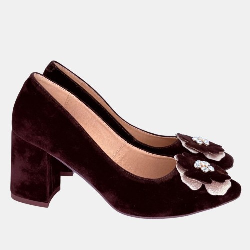 Ciemnobrązowe czółenka zamszowe z kwiatową ozdobą i skórzaną wkładką – Stylowa Para