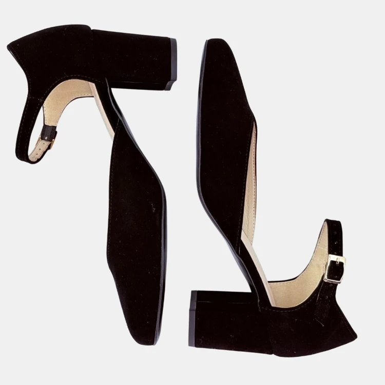 Czarne czółenka zamszowe na klocku 6,5 cm Stylowa Para