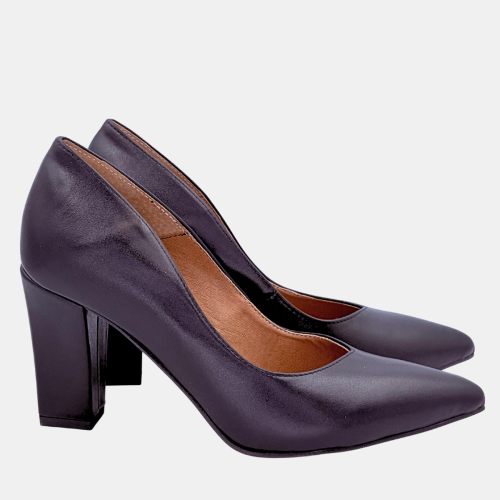 Czarne skórzane czółenka na eleganckim słupku – Stylowa Para