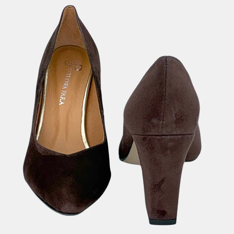 Brązowe czółenka zamszowe na słupku – elegancja i komfort | Stylowa Para