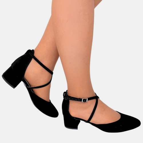 Czarne czółenka zamszowe ,krzyżowane paski ,niskie Stylowa Para