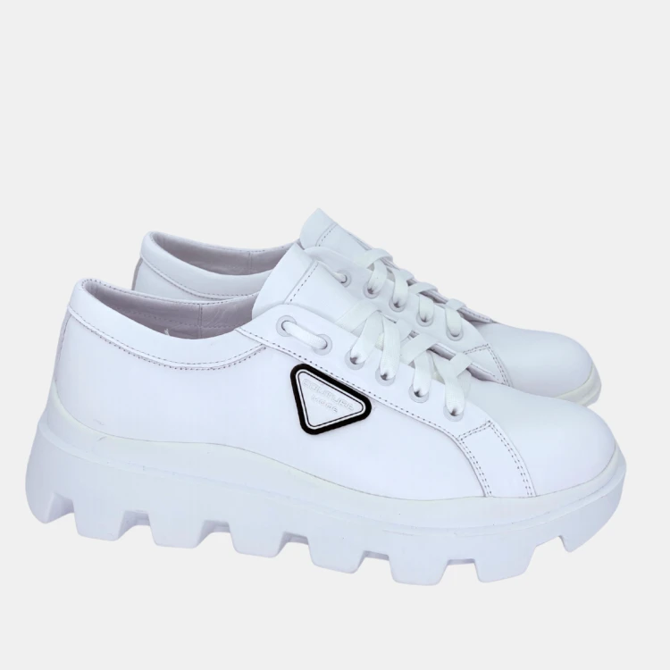 Białe sneakersy damskie na grubej podeszwie – nowoczesna elegancja El Passo
