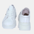 Białe sneakersy damskie na grubej podeszwie – nowoczesna elegancja El Passo