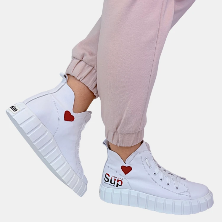 Białe sneakersy damskie skórzane z sercem – stylowy model El Passo