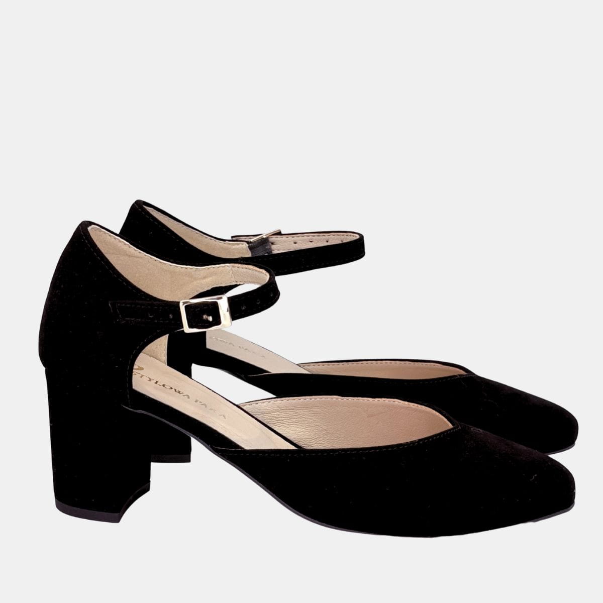 Czarne czółenka zamszowe na klocku 6,5 cm Stylowa Para